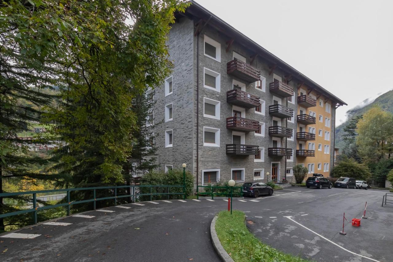 Ihost Flat - Valmalenco Centro Appartement Chiesa in Valmalenco Buitenkant foto